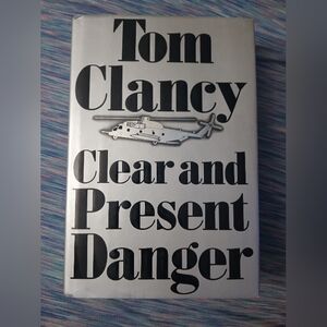 𝘛𝘰𝘮 𝘊𝘭𝘢𝘯𝘤𝘺 𝘚𝘪𝘨𝘯𝘦𝘥 1𝘴𝘵 𝘌𝘥𝘪𝘵𝘪𝘰𝘯 𝘉𝘰𝘰𝘬